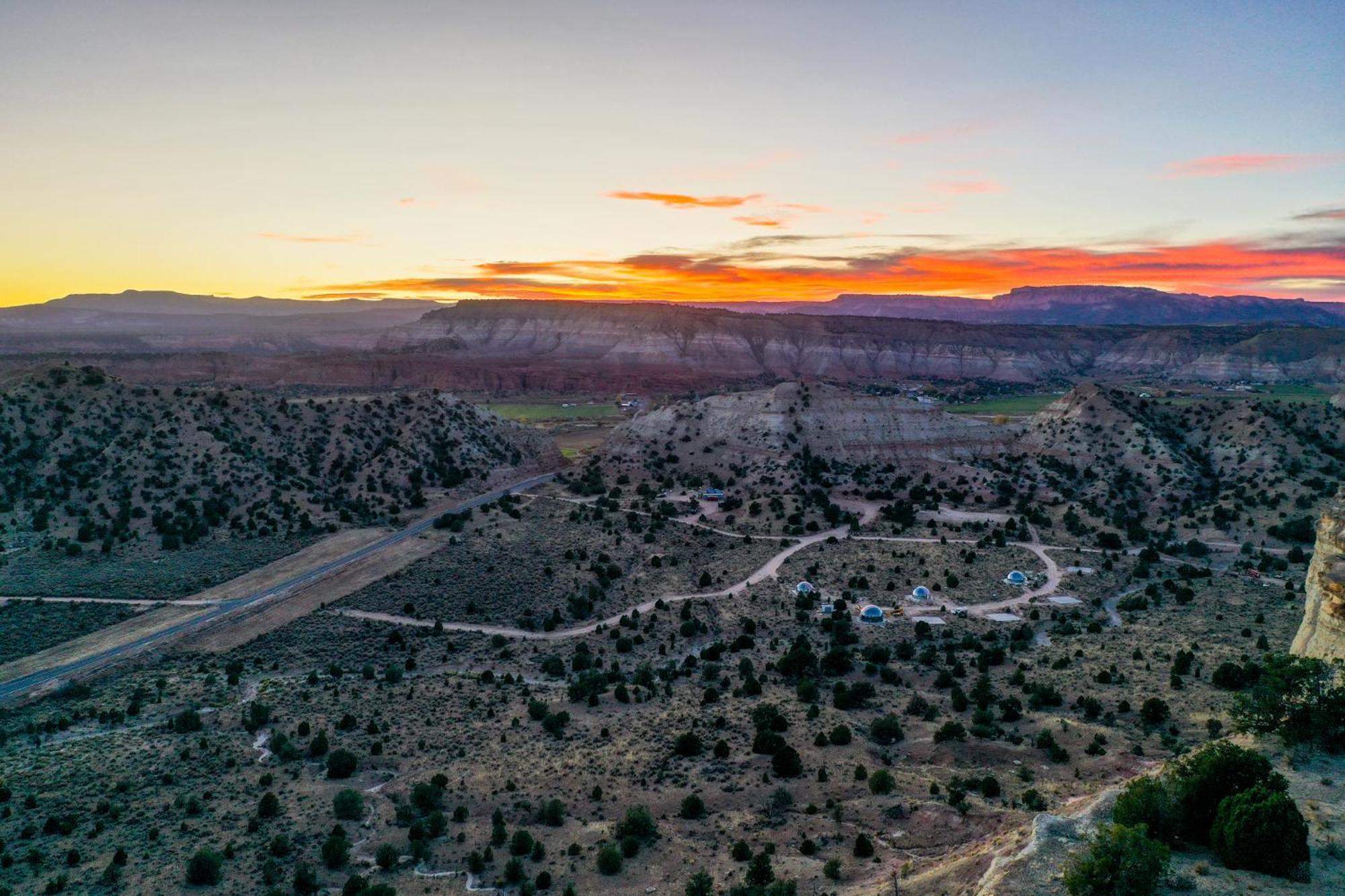 Clear Sky Resorts - Bryce Canyon - Unique Stargazing Domes 卡农维尔 外观 照片